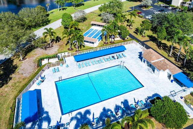 7270 Ashford Place 107, Delray Beach, FL 33446