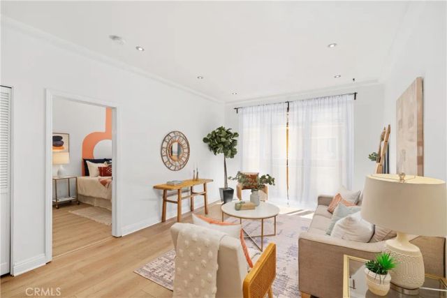 828 N Hudson Avenue 106, Los Angeles, CA 90038