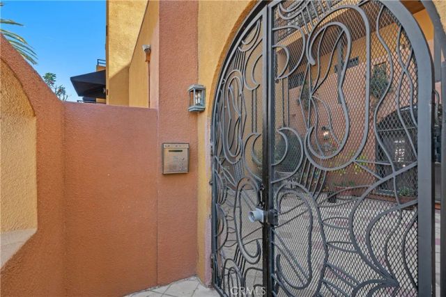 828 N Hudson Avenue 106, Los Angeles, CA 90038