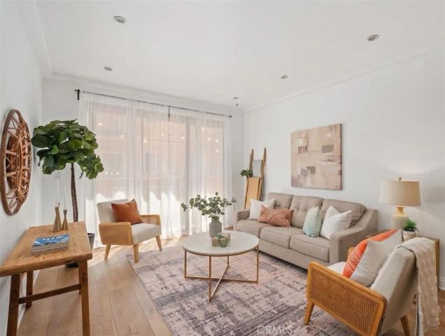 828 N Hudson Avenue 106, Los Angeles, CA 90038