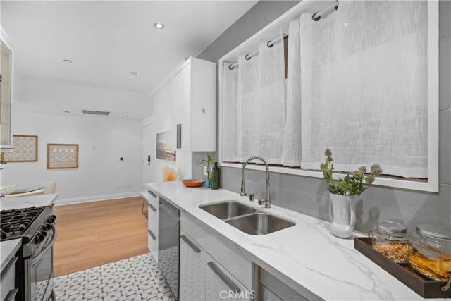 828 N Hudson Avenue 106, Los Angeles, CA 90038