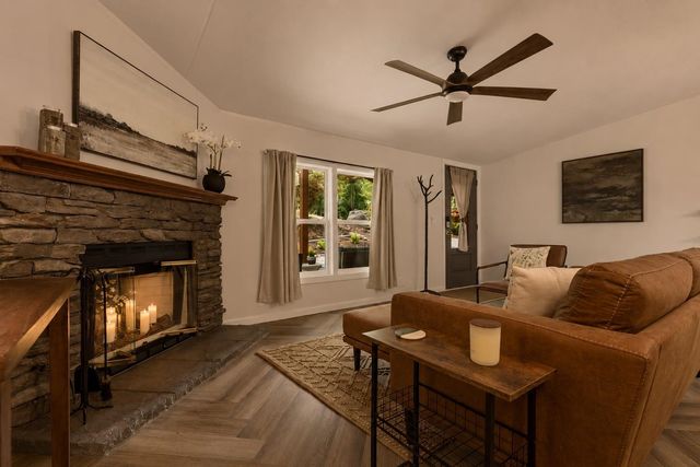 576 Narrow Circle, Inman, SC 29349