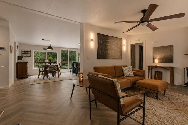 576 Narrow Circle, Inman, SC 29349