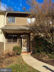 71 OAK KNOLL DR #71, Berwyn, PA 19312