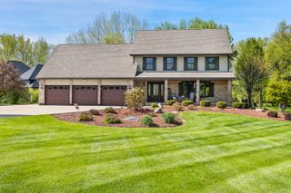 13N470 Chisholm Trail, Elgin, IL 60124