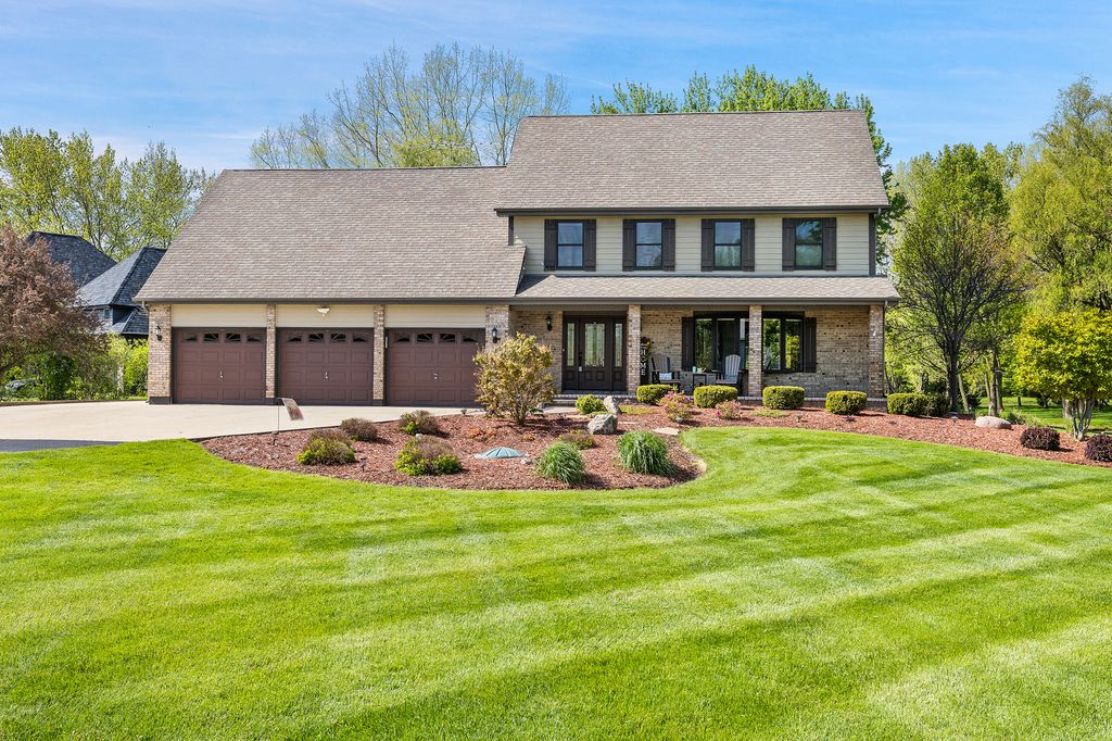 13N470 Chisholm Trail, Elgin, IL 60124