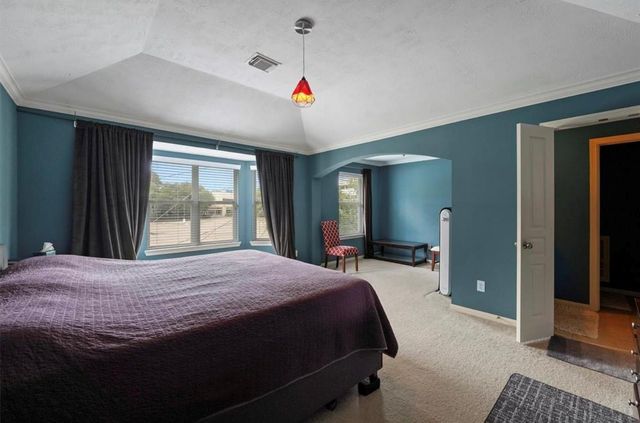 2646 Couch, Houston, TX 77008