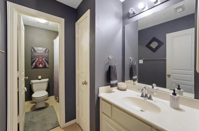 2646 Couch, Houston, TX 77008