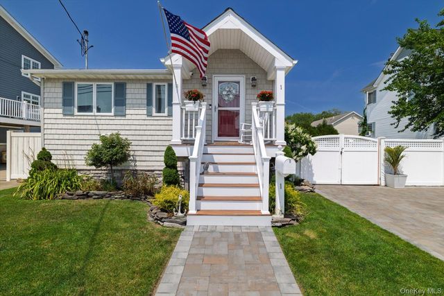 1 Court Street E, East Rockaway, NY 11518