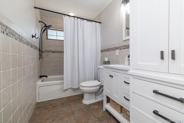 1 Court Street E, East Rockaway, NY 11518