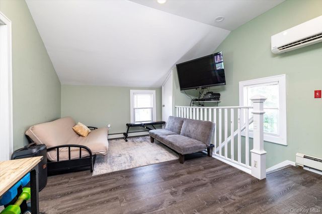 1 Court Street E, East Rockaway, NY 11518