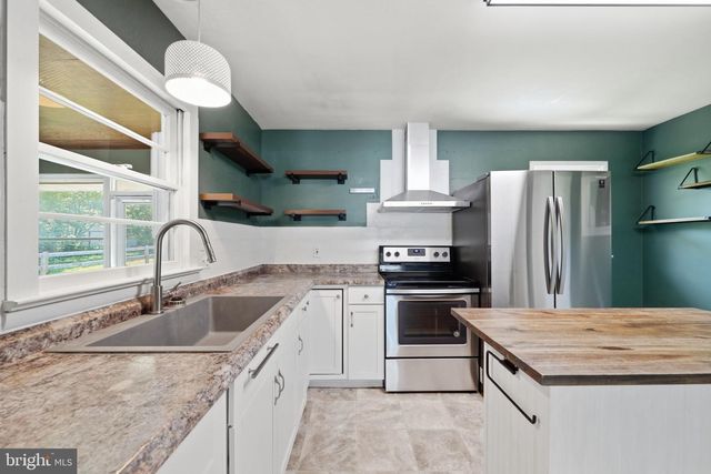 16 FORD AVE, Boonsboro, MD 21713