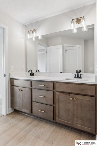 11003 N 159 Avenue, Bennington, NE 68007