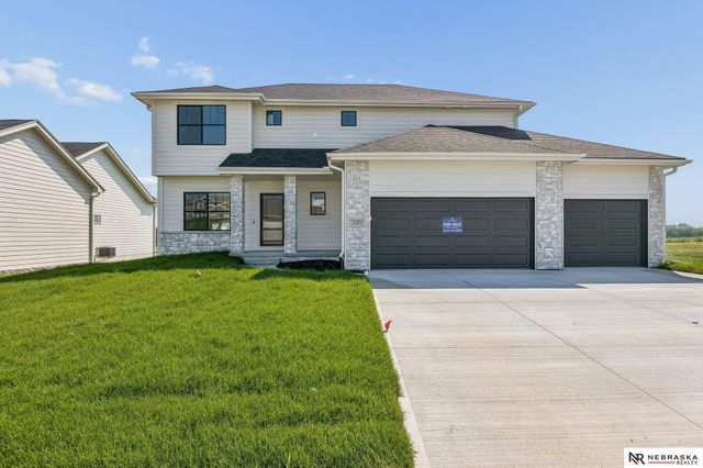11003 N 159 Avenue, Bennington, NE 68007