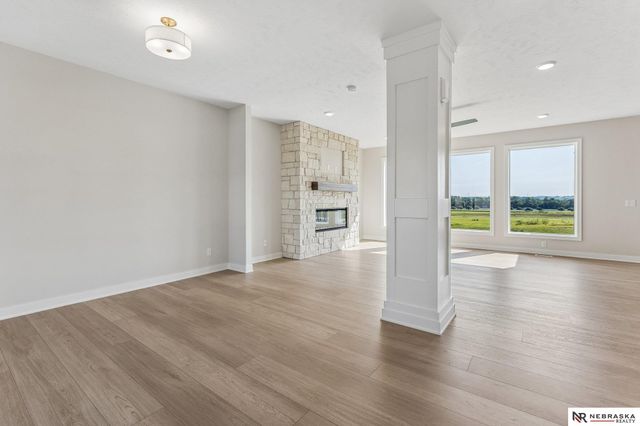 11003 N 159 Avenue, Bennington, NE 68007