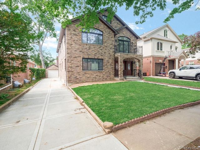 14729 70th Avenue, Flushing, NY 11367