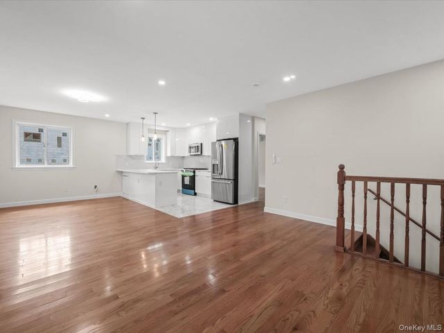 14729 70th Avenue, Flushing, NY 11367