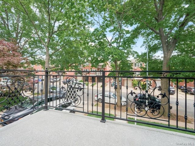 14729 70th Avenue, Flushing, NY 11367