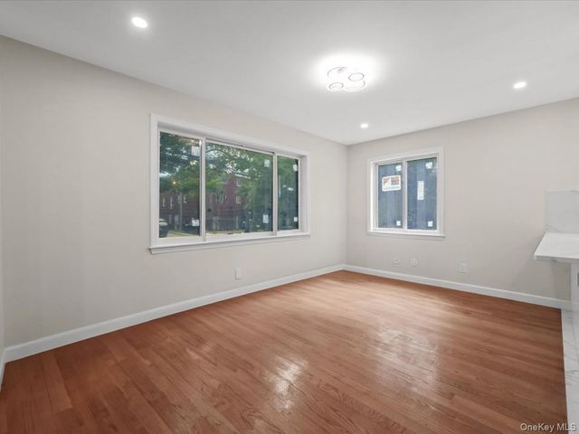14729 70th Avenue, Flushing, NY 11367