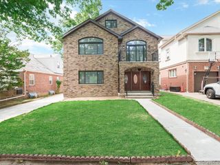 14729 70th Avenue, Flushing, NY 11367