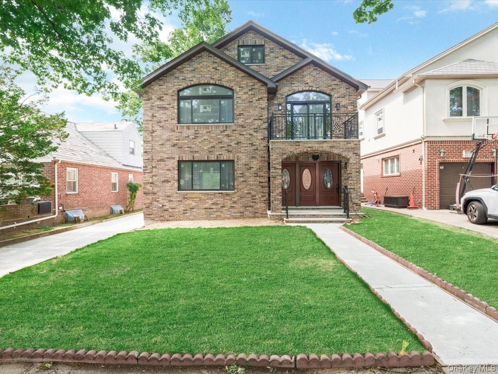 14729 70th Avenue, Flushing, NY 11367