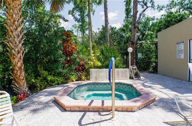 112 pinebrook DR, Fort Myers, FL 33907