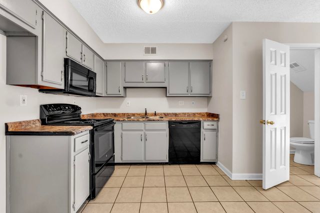 4563 N SUMMER CRK, Memphis, TN 38141
