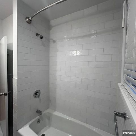 32 Ontario Street, Dumont, NJ 07628