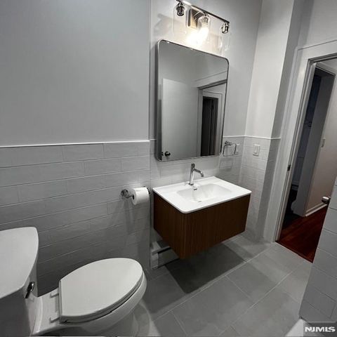 32 Ontario Street, Dumont, NJ 07628