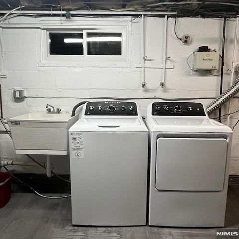 32 Ontario Street, Dumont, NJ 07628