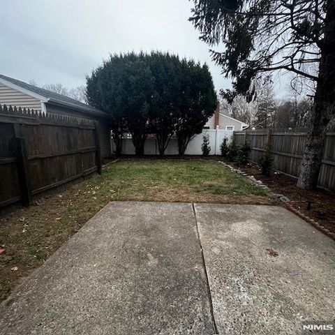 32 Ontario Street, Dumont, NJ 07628