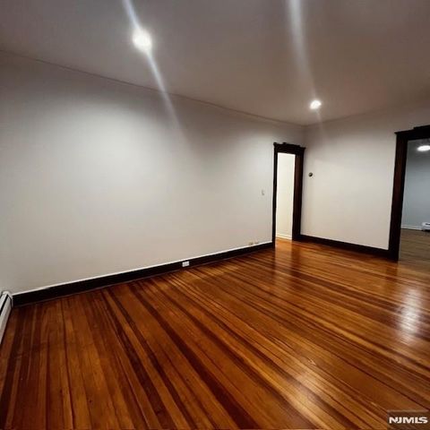 32 Ontario Street, Dumont, NJ 07628