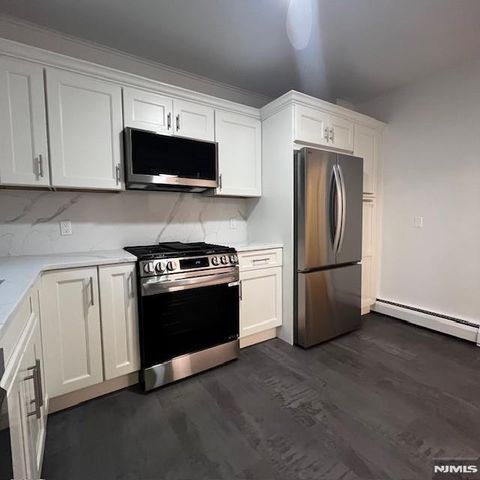 32 Ontario Street, Dumont, NJ 07628