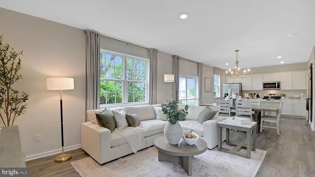 105 PEAR RIDGE DR, Harrisburg, PA 17111