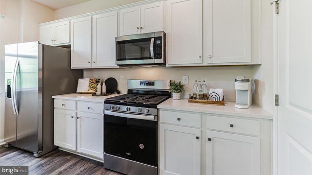 105 PEAR RIDGE DR, Harrisburg, PA 17111