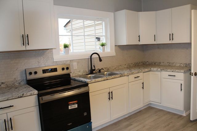 821 12th ST, Roanoke, VA 24017