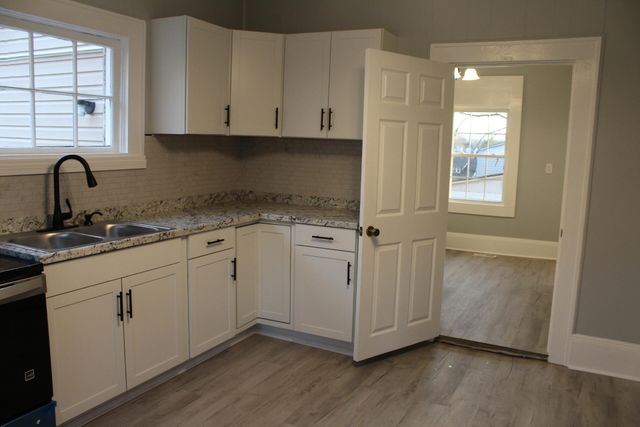 821 12th ST, Roanoke, VA 24017