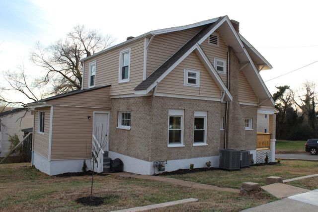 821 12th ST, Roanoke, VA 24017