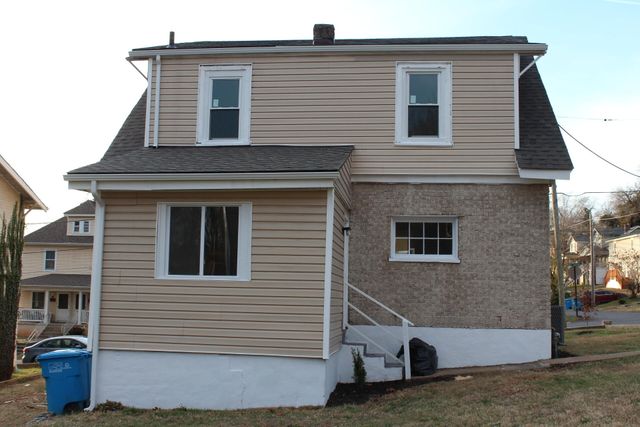 821 12th ST, Roanoke, VA 24017