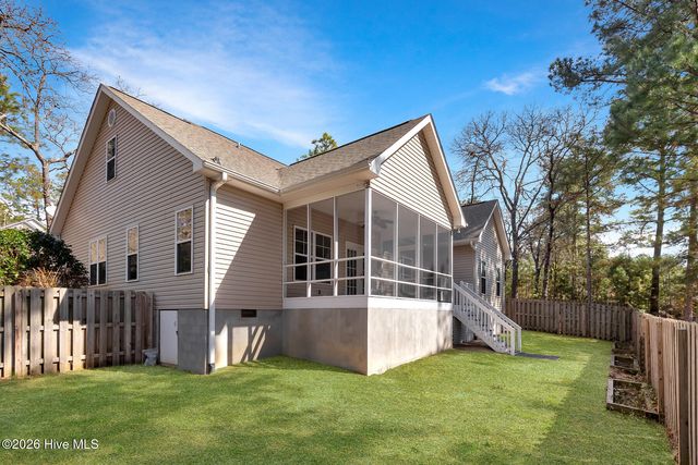 165 Catalpa Lane S, Pinehurst, NC 28374