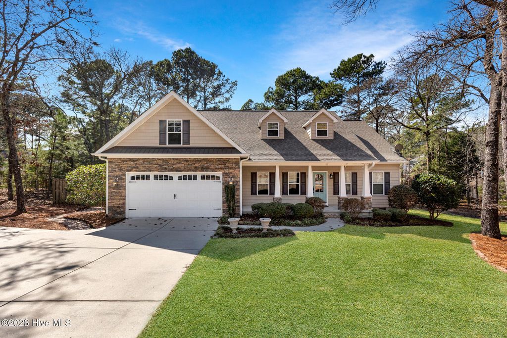 165 Catalpa Lane S, Pinehurst, NC 28374