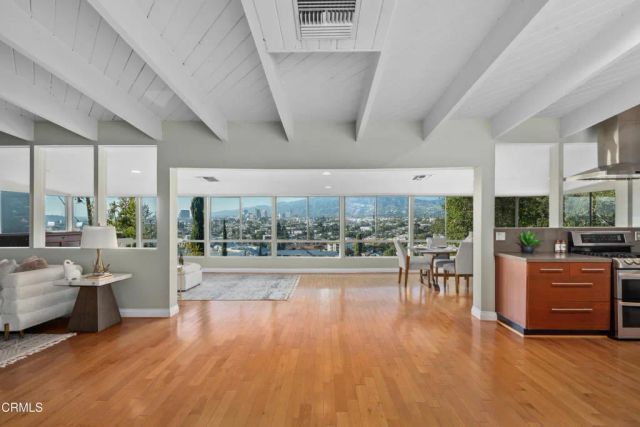 1425 E Palmer Avenue, Glendale, CA 91205