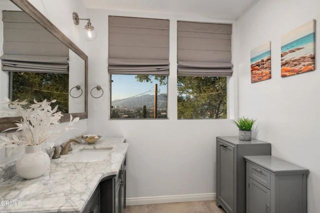 1425 E Palmer Avenue, Glendale, CA 91205