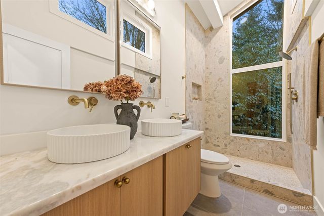 15505 62nd Place NE, Kenmore, WA 98028