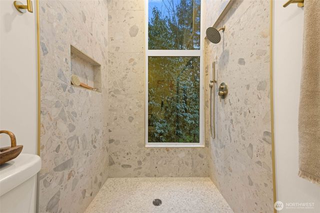 15505 62nd Place NE, Kenmore, WA 98028