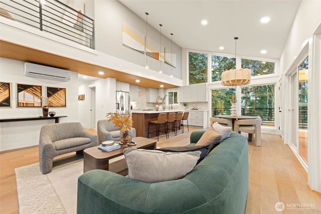 15505 62nd Place NE, Kenmore, WA 98028