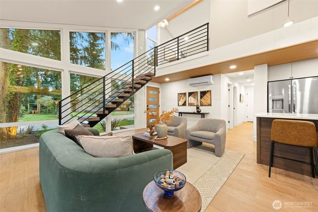 15505 62nd Place NE, Kenmore, WA 98028