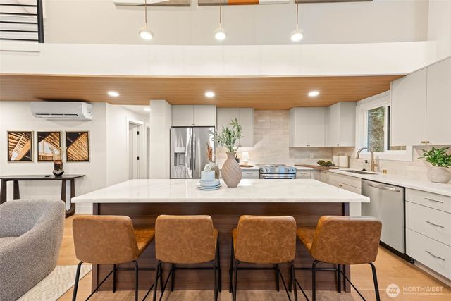 15505 62nd Place NE, Kenmore, WA 98028