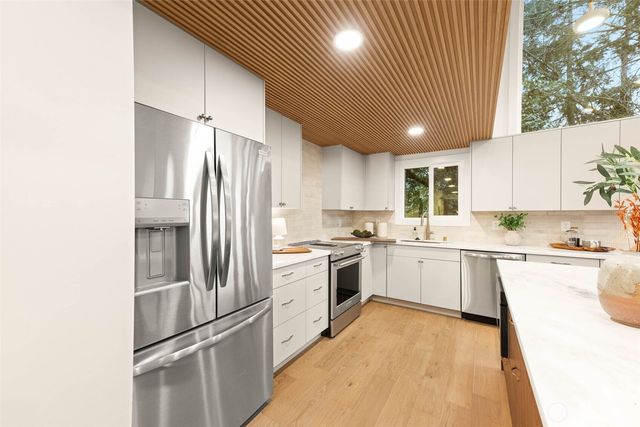 15505 62nd Place NE, Kenmore, WA 98028