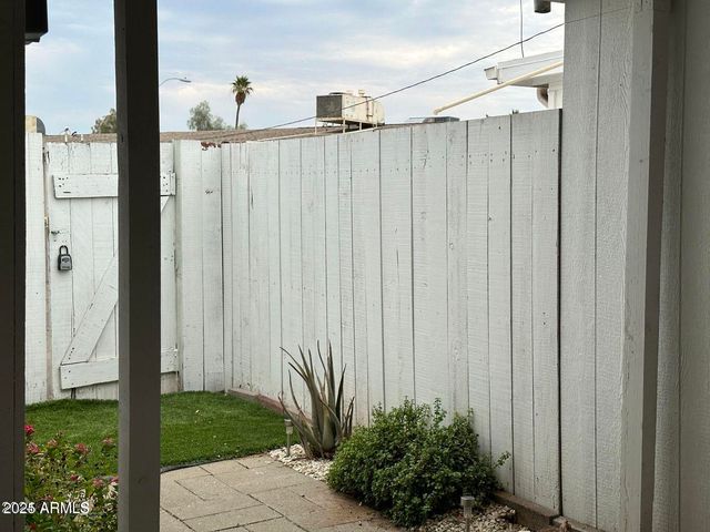 10362 W OAKMONT Drive, Sun City, AZ 85351